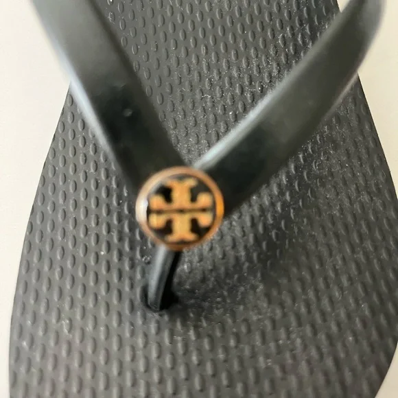 Tory Burch black thong sandles - Picture 4 of 7